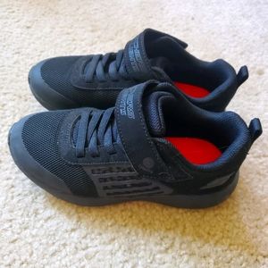 Light up Skechers sneakers, size 1 boys, black